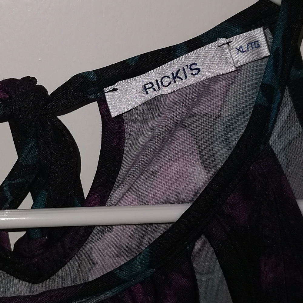 Ricki's top - Picture 2 of 2